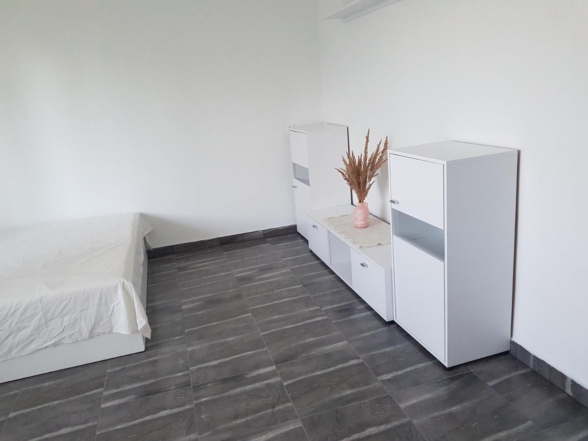 F.H.U Bed And Brekfast Appartement Glinik Buitenkant foto
