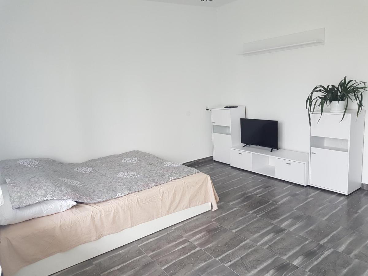 F.H.U Bed And Brekfast Appartement Glinik Buitenkant foto